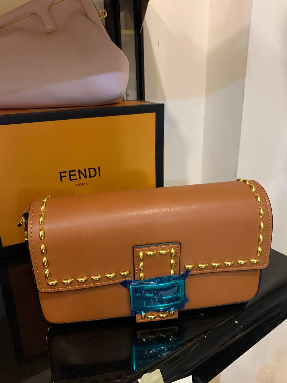 Стильні жіночі сумки в асортименті. Stylish women's bags in assortment - Зображення 6