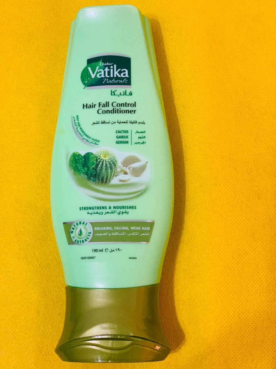 Кондиціонер Дабур Ватіка. Кактус та Часник. Dabur Vatika Cactus, Garlic and Gergir. Hair Fall Control. 190ml
