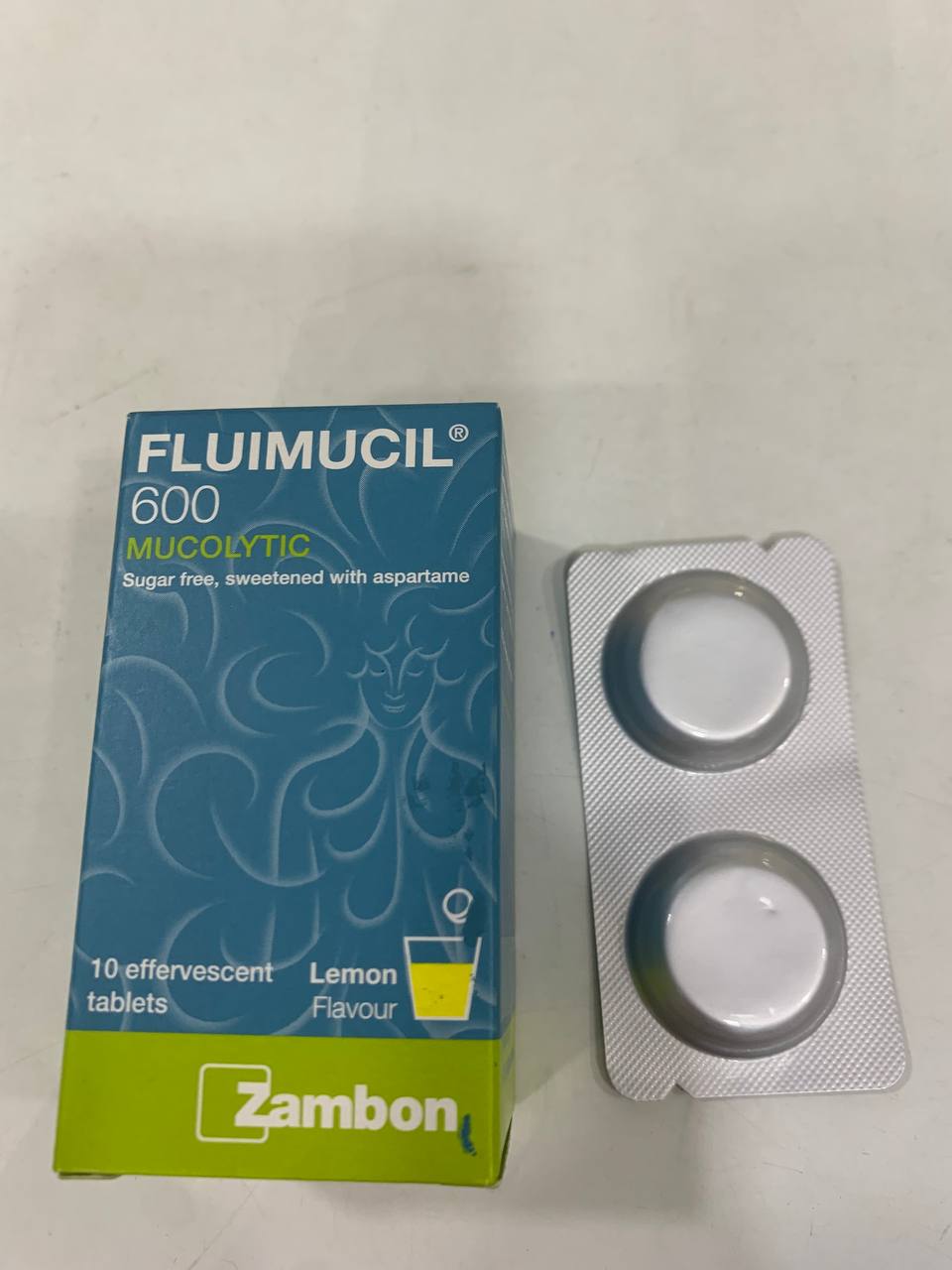 Fluimucil Флуімуцил 600. 10 розчинних таблеток. Муколітичний засіб