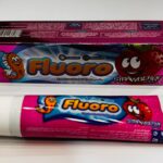 Fluoro. Дитяча блискуча гелева зубна паста. Смак полуниці. Kids sparkle gel toothpaste. Strawberry flavor.
