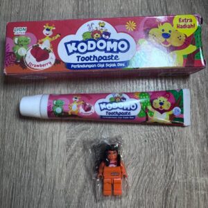 Kodomo. Дитяча зубна паста. Смак полуниці. Kids toothpaste. Strawberry flavor.